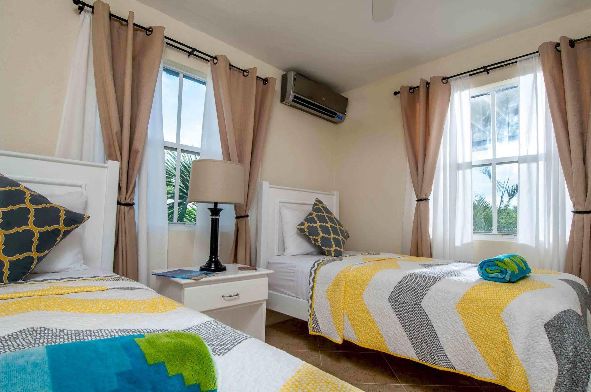 Lantana Barbados Condos 세인트 제임스 외부 사진