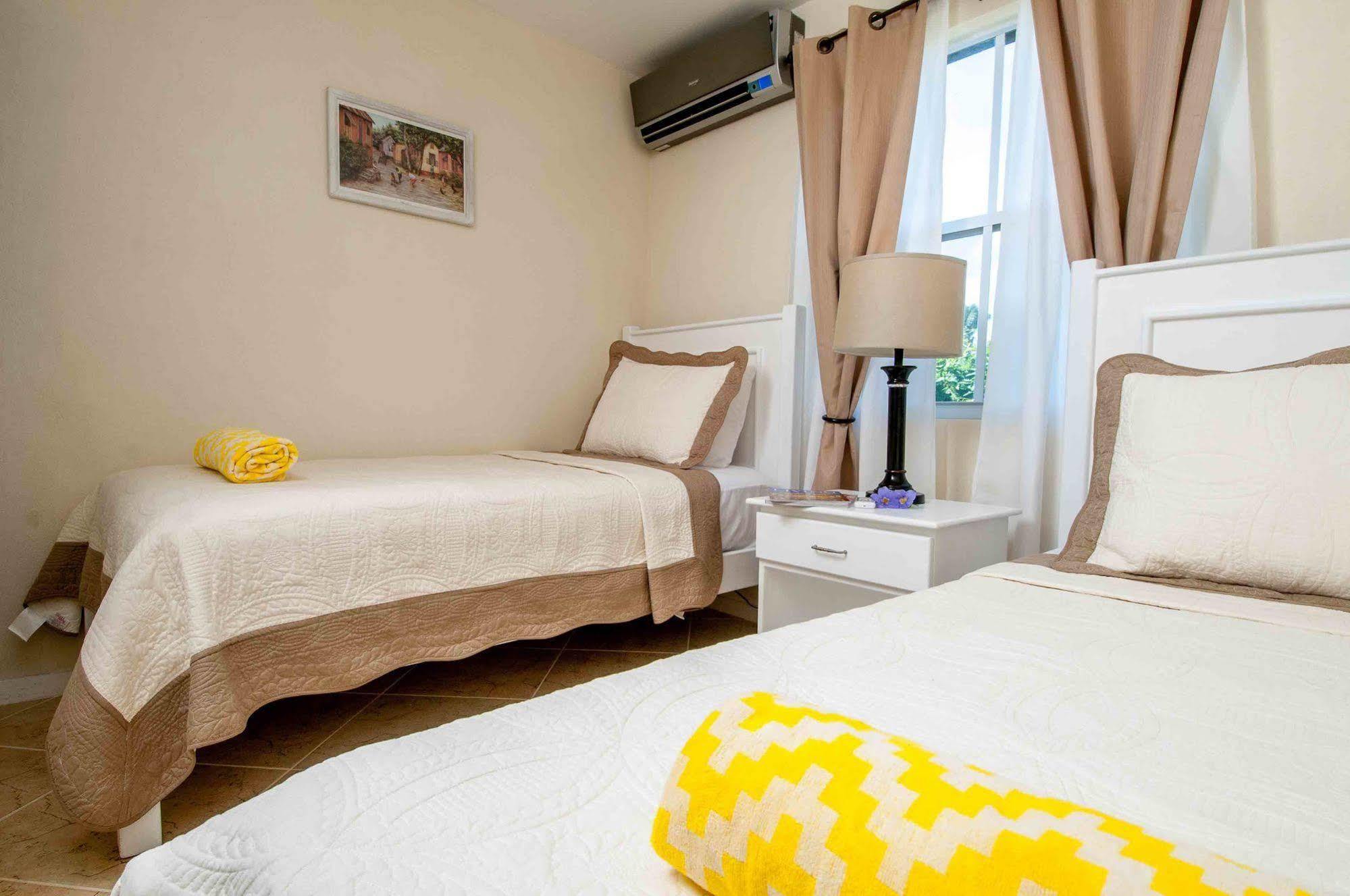 Lantana Barbados Condos 세인트 제임스 외부 사진