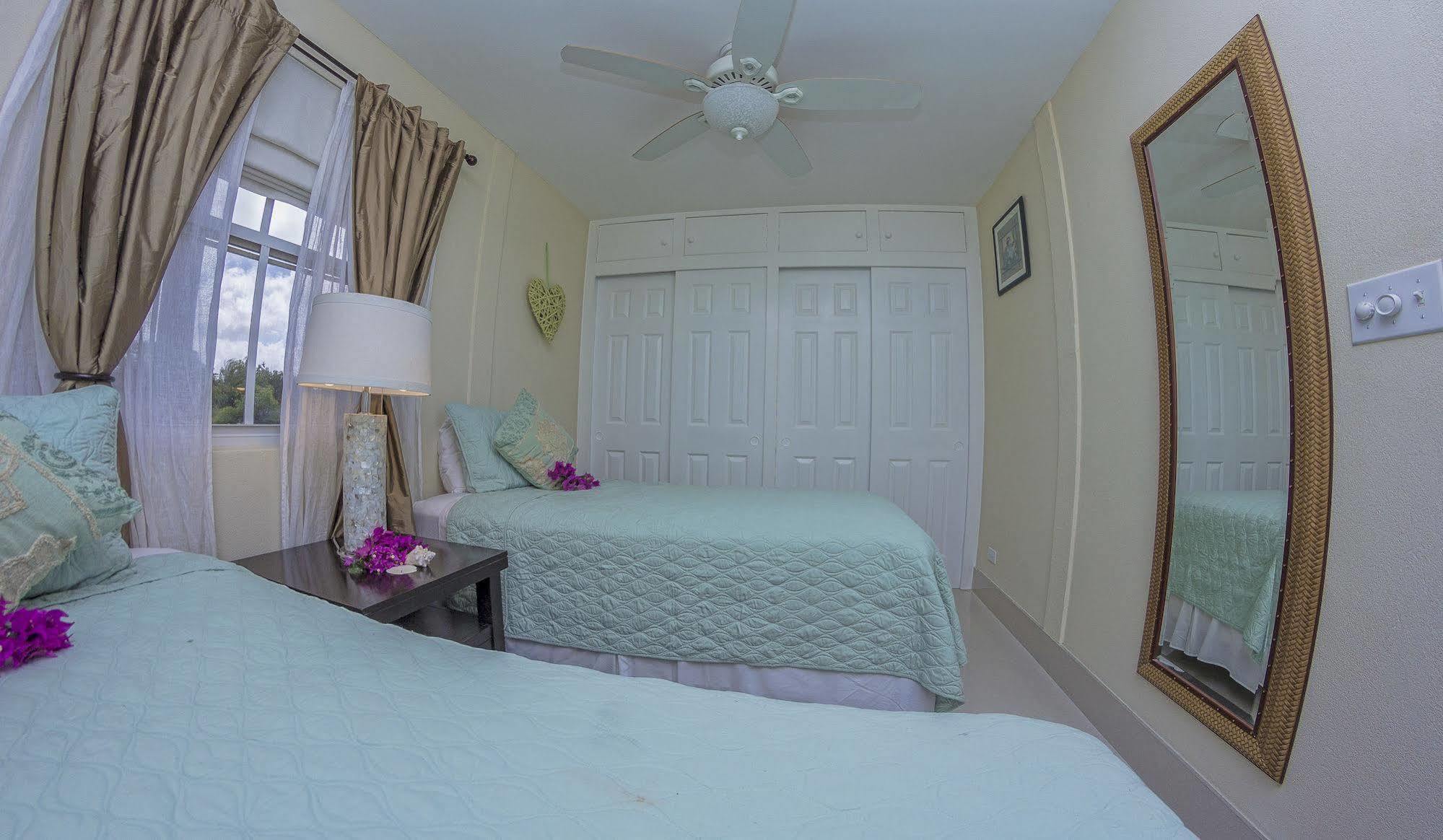 Lantana Barbados Condos 세인트 제임스 외부 사진